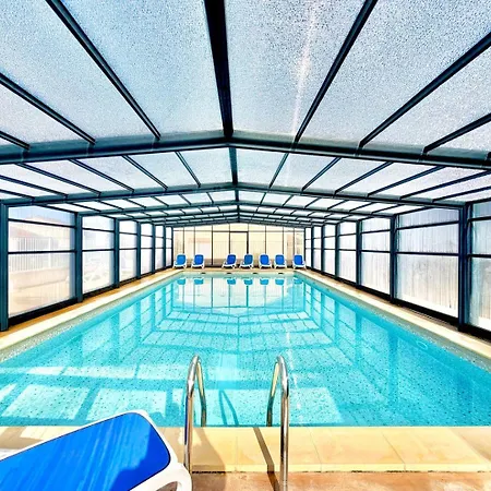 L'instant Douceur, 2 Pers, Piscine A בית נופש קאלביסון